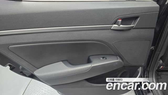 Hyundai AVANTE 1.6 GDI Value Plus — photo 1 of 30