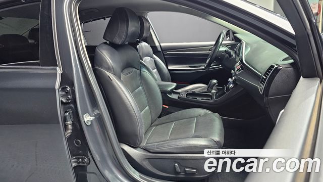 Hyundai Grandeur 3.0 Exclusive — photo 1 of 33