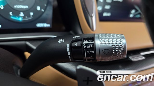 Genesis G90 Gasoline 3.5 Turbo AWD — photo 1 of 33