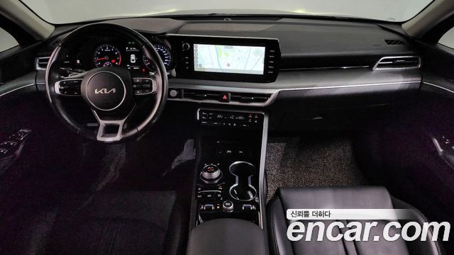 Kia K5 2.0 — photo 1 of 33