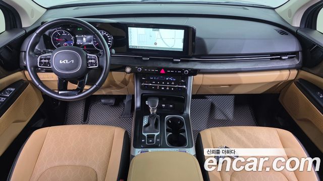 Kia Canival Diesel 9-Seater Prestige — photo 1 of 30