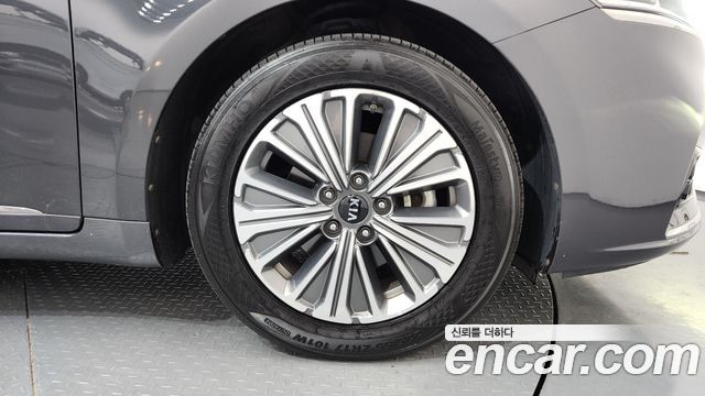 Kia K7 Noblesse — photo 1 of 37