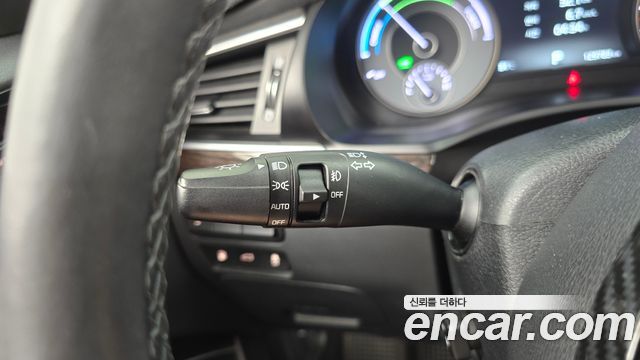 2017 Kia K7 Noblesse, photograph 2