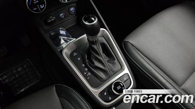 2020 Hyundai Venue 1.6 Modern, photograph 2