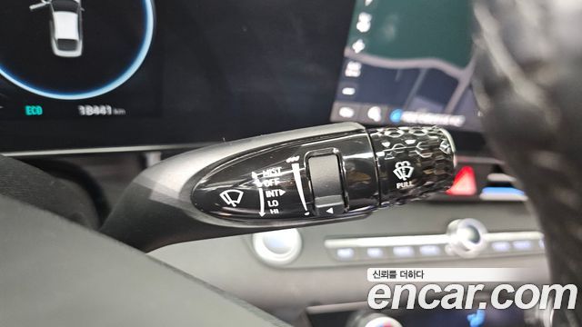 Hyundai AVANTE 1.6 — photo 1 of 32