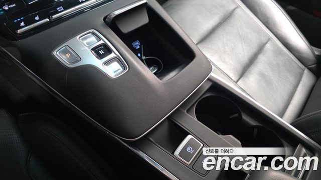 Hyundai Grandeur 2.5 — photo 1 of 35