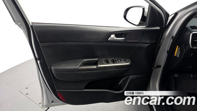Kia Sportage Diesel 2.0 2WD — photo 1 of 30