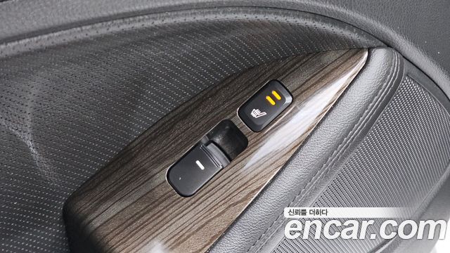 2013 Kia K5 Luxury, photograph 10
