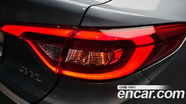 Hyundai Sonata 2.0 Smart — photo 1 of 31