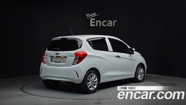 2022 ChevroletGMDaewoo Spark Premier, photograph 4