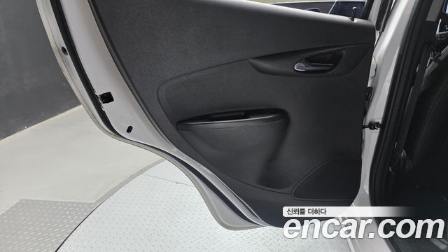2022 ChevroletGMDaewoo Spark Premier, photograph 11