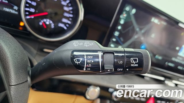 Kia Canival Diesel 9-Seater Prestige — photo 1 of 30