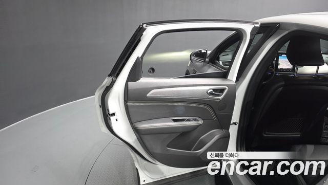 Renault-KoreaSamsung Arkana 1.6 GTe Iconic — photo 1 of 38