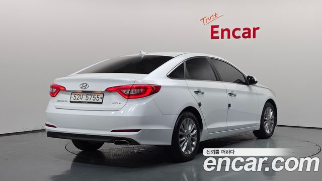 Hyundai Sonata 2.0 Smart — photo 1 of 28