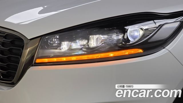 Kia Sorento Diesel 2.2 2WD — photo 1 of 38