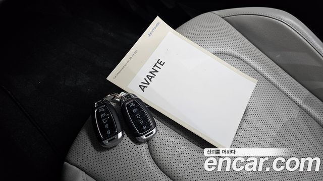 Hyundai AVANTE 1.6 — photo 1 of 34