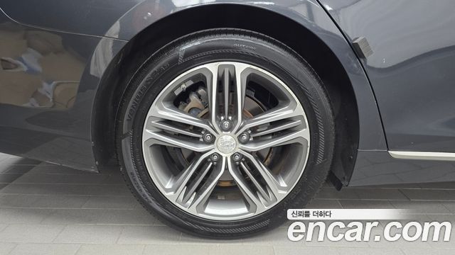 Hyundai Grandeur 2.4 Premium — photo 1 of 33