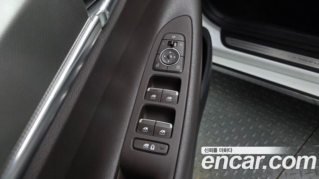 Hyundai Grandeur 3.0 LPi Rent Car — photo 1 of 33