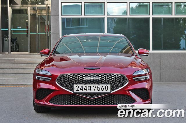 Genesis G70 Gasoline 2.0T 2WD — photo 1 of 20