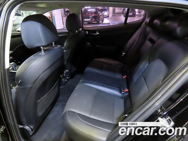 Kia Stinger 2.0 Turbo AWD — photo 1 of 19