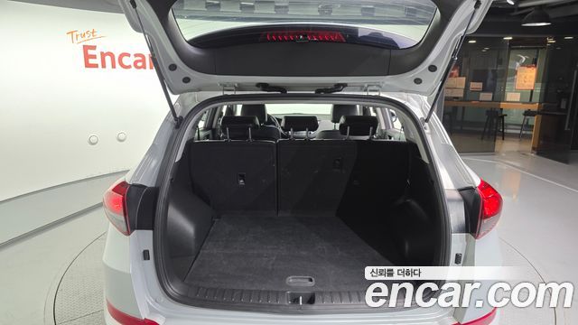 Hyundai Tucson Diesel 1.7 2WD — photo 1 of 20