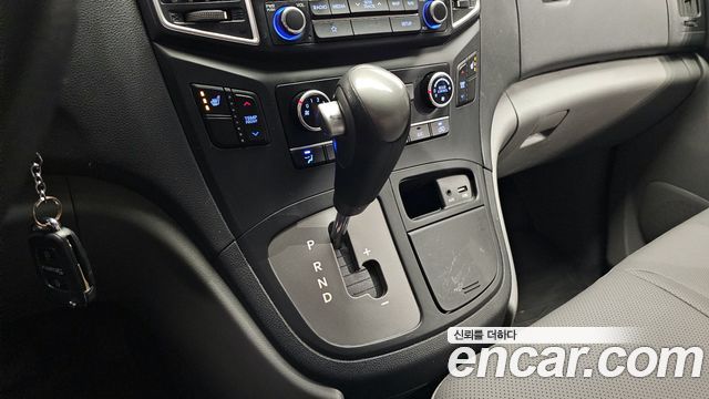 Hyundai Starex School Bus — photo 1 of 20