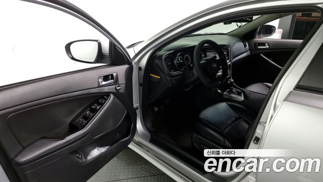 Kia K5 500h Prestige — photo 1 of 20