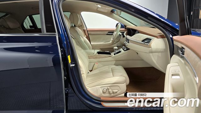 Genesis G90 3.8 AWD — photo 1 of 20