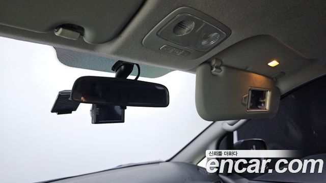 Hyundai Starex High Roof — photo 1 of 20