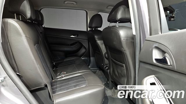 ChevroletGMDaewoo Orlando 2.0 Diesel LT — photo 1 of 20
