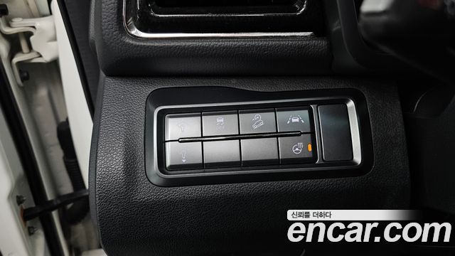 KG_Mobility_Ssangyong TIBOLI Gasoline 1.5 2WD — photo 1 of 20