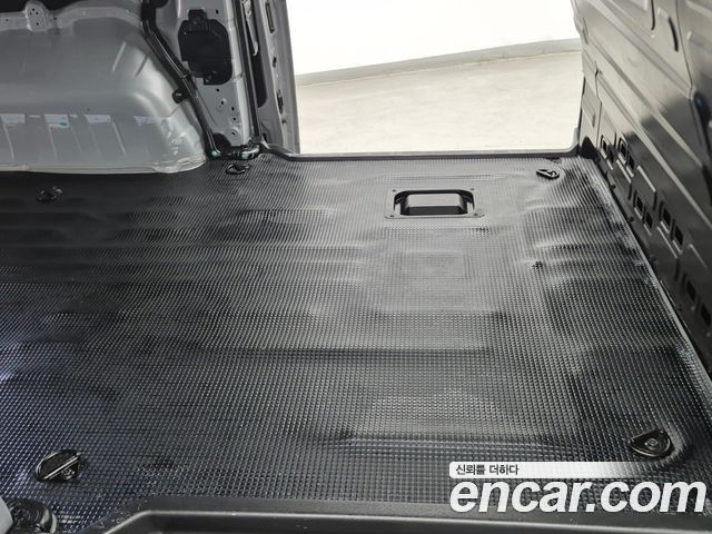 Hyundai Staria Cargo 3-Seater — photo 1 of 20