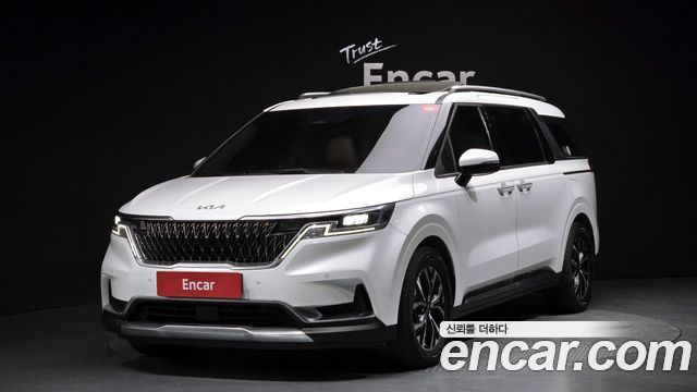 Kia Canival Diesel 9-Seater Noblesse — photo 1 of 20