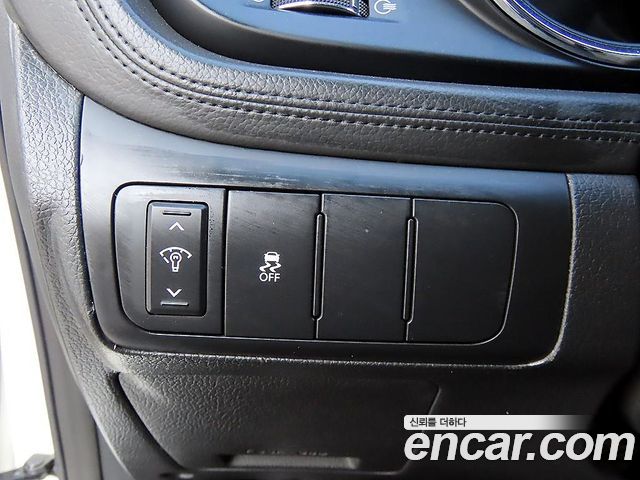 Kia K5 2.0 Luxury — photo 1 of 20