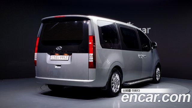 2021 Hyundai Staria Tourer 9-Seater, photograph 1