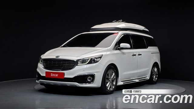 Kia Canival 9-seater Outdoor — photo 1 of 20