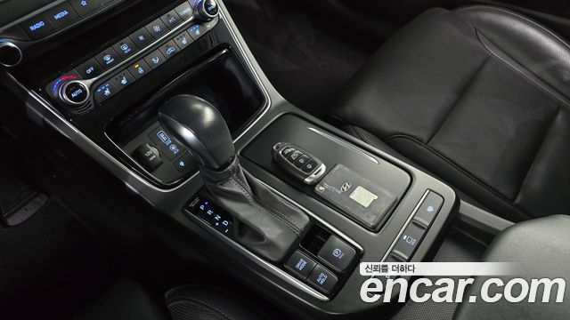 Hyundai Grandeur 3.3 Celebrity — photo 1 of 20