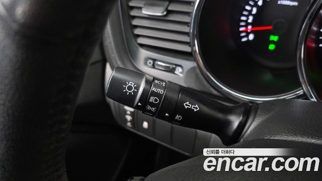 Kia K5 2.0 Luxury — photo 1 of 20