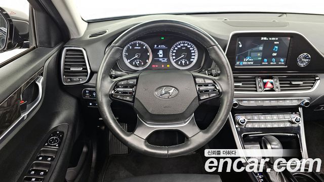 Hyundai Grandeur 2.2 Diesel Premium — photo 1 of 20