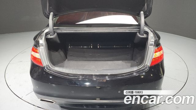 Hyundai Grandeur HG240 Modern — photo 1 of 20