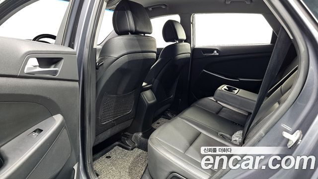 Hyundai Tucson Diesel 2.0 2WD — photo 1 of 20