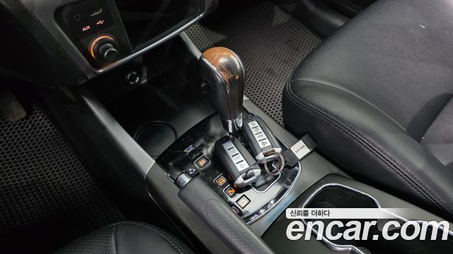 KG_Mobility_Ssangyong KORANDO 2.2 RX 4WD — photo 1 of 20