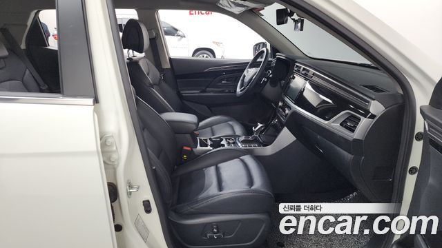 KG_Mobility_Ssangyong KORANDO Gasoline 1.5 2WD C5 — photo 1 of 20