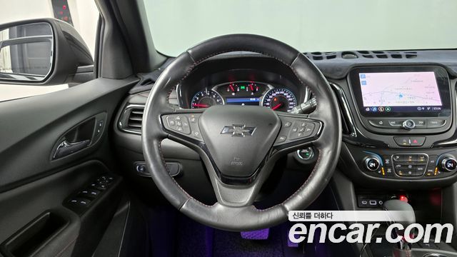 2022 ChevroletGMDaewoo Equinox 2WD RS, photograph 2