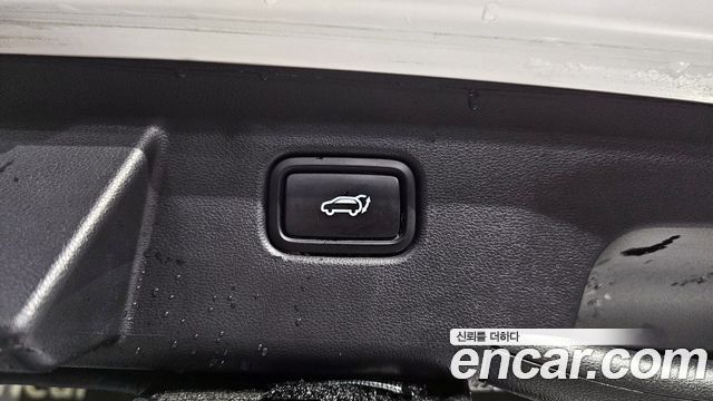 Hyundai Tucson Inspiration 2WD — photo 1 of 20