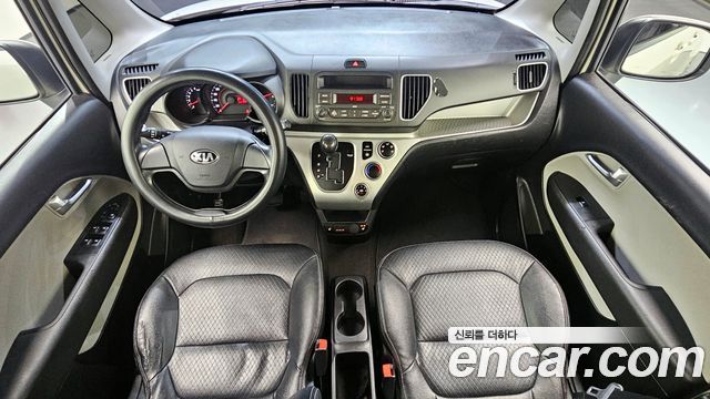Kia RAY Deluxe — photo 1 of 19