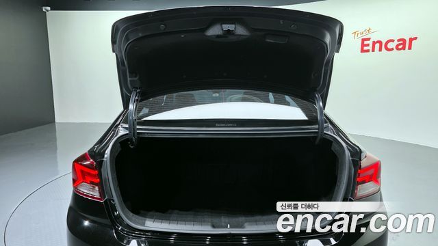 Hyundai AVANTE 1.6 Turbo Sport — photo 1 of 20