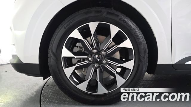 Kia Canival Diesel 7-Seater Noblesse — photo 1 of 20
