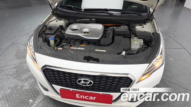 Hyundai Sonata 2.0 HEV — photo 1 of 20