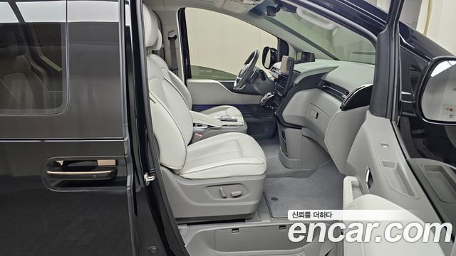 2022 Hyundai Staria 4WD Lounge 7-Seater, photograph 11